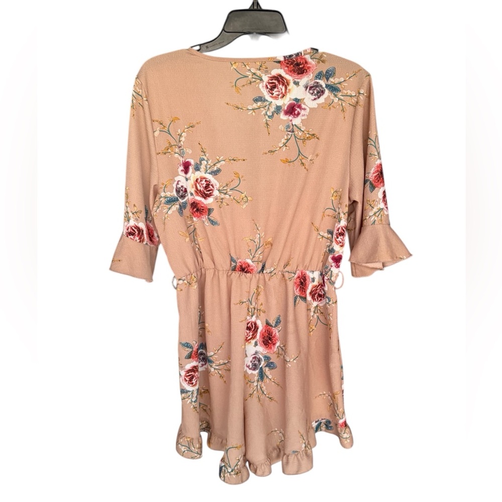 Boutique Taupe Floral Romper Size: XL - Picture 2 of 2